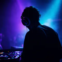 Luna Wave DJ profilképe — house előadó